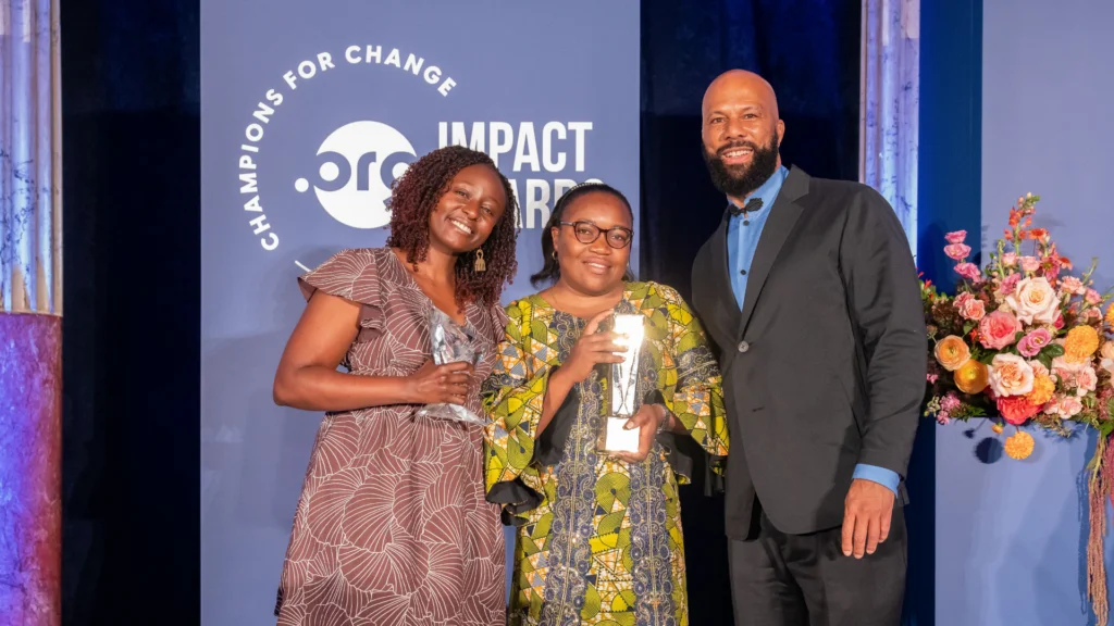 Common presenting awards